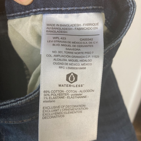 Levi Strauss Jean Shorts - Picture 7 of 8